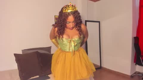 Snapshot of honeyyybrown chatting on 11/01/25, 09:28 HoneyBrown online show from 11/01/25, 09:28