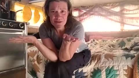 Snapshot of hoodoou chatting on 01/06/26, 04:21 hoodoou online show from 01/06/26, 04:21