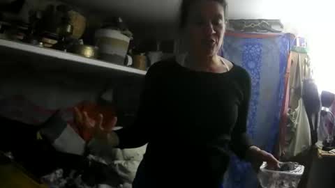 Snapshot of hoodoou chatting on 02/13/26, 02:18 hoodoou online show from 02/13/26, 02:18