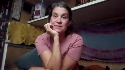 Snapshot of hoodoou chatting on 05/19/26, 04:41 hoodoou online show from 05/19/26, 04:41