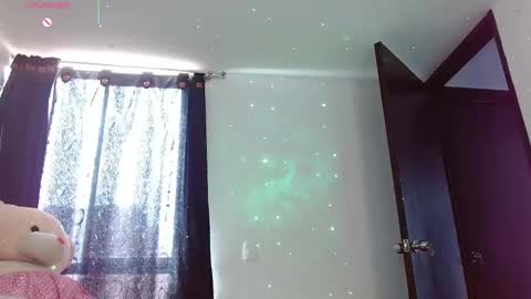 Snapshot of hoolly_jones chatting on 11/11/25, 03:01 Hoollly Jones online show from 11/11/25, 03:01