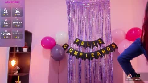 Snapshot of hoollyhendrix chatting on 11/01/25, 08:44 holly online show from 11/01/25, 08:44