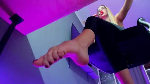 Snapshot of hooot_blonde777 chatting on 10/03/25, 11:46 hooot_blonde777 online show from 10/03/25, 11:46