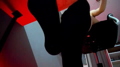 Snapshot of hooot_blonde777 chatting on 11/22/25, 11:26 hooot_blonde777 online show from 11/22/25, 11:26