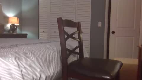 hooshung_mvers8 online show from 11/18/25, 04:39