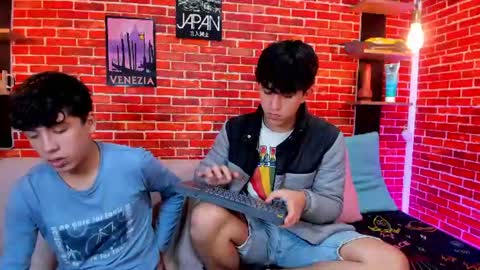 Snapshot of hoot_boyss_ chatting on 06/16/26, 08:11 Jake y Troy online show from 06/16/26, 08:11