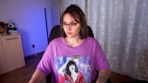 Karina online show from 10/22/25, 03:07