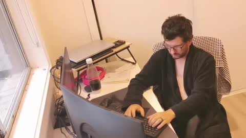 hopefulguy86 online show from 06/12/26, 11:46