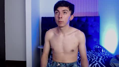 Snapshot of hopper_1 chatting on 11/05/25, 03:39 Hopper online show from 11/05/25, 03:39