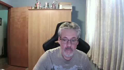 Snapshot of horndoggyx1 chatting on 06/06/26, 04:23 horndoggy online show from 06/06/26, 04:23