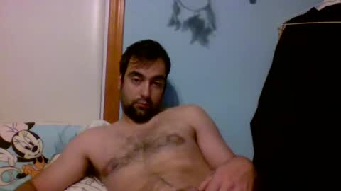 Snapshot of hornemike127 chatting on 11/26/25, 03:29 hornemike127 online show from 11/26/25, 03:29