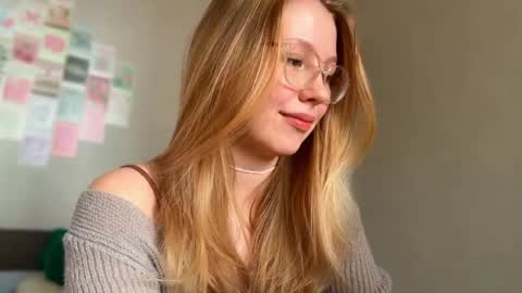 Snapshot of horney_audrey chatting on 04/17/26, 02:36 Audrey online show from 04/17/26, 02:36