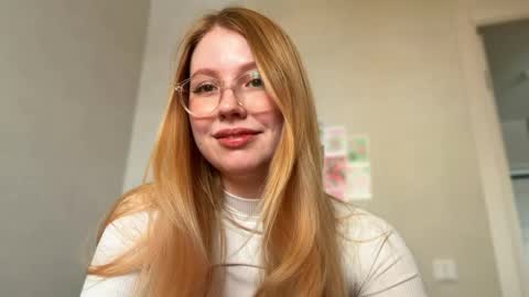 Snapshot of horney_audrey chatting on 04/21/26, 02:15 Audrey online show from 04/21/26, 02:15