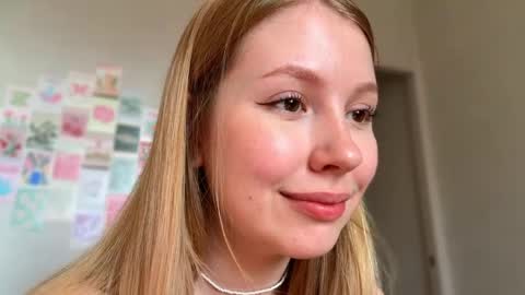 Snapshot of horney_audrey chatting on 04/27/26, 02:31 Audrey online show from 04/27/26, 02:31