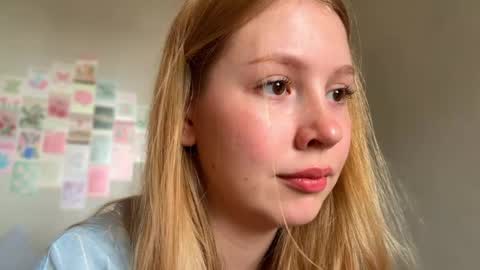 Snapshot of horney_audrey chatting on 05/19/26, 02:40 Audrey online show from 05/19/26, 02:40