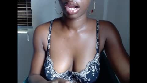 Snapshot of horny4bum chatting on 01/10/26, 11:01 horny4bum online show from 01/10/26, 11:01