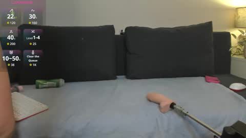 Snapshot of horny_and_wild chatting on 11/27/25, 06:37 Naomi online show from 11/27/25, 06:37