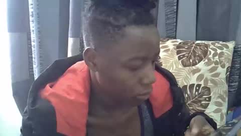 Leila online show from 04/10/26, 07:46