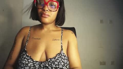 horny_ebonygirl_ online show from 05/07/26, 07:03