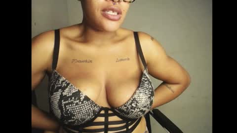 horny_ebonygirl_ online show from 05/15/26, 07:43