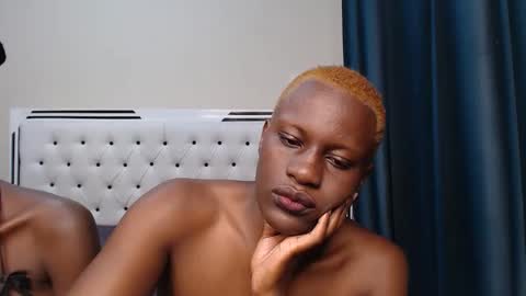 Snapshot of horny_laurell chatting on 10/10/25, 08:08 Laurel online show from 10/10/25, 08:08