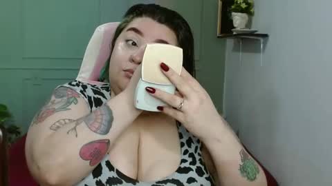 Snapshot of horny_neighbors_ chatting on 01/06/25, 06:58 onlyTiffany I broke up with frank 10 days ago online show from 01/06/25, 06:58