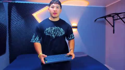 horny_nick18 online show from 03/13/26, 11:28