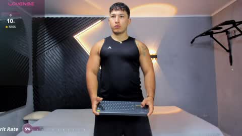 horny_nick18 online show from 05/23/26, 12:09