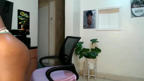 Snapshot of horny_princcess chatting on 03/05/25, 04:02 horny_princcess online show from 03/05/25, 04:02