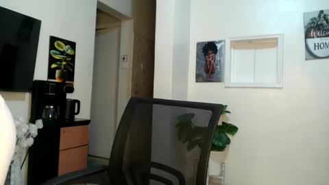 Snapshot of horny_princcess chatting on 03/06/25, 01:27 horny_princcess online show from 03/06/25, 01:27