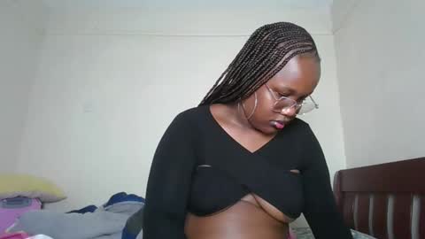 Lucy online show from 03/05/26, 12:12