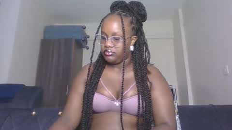 Snapshot of horny_sexxy_babe chatting on 06/05/26, 12:11 Lucy online show from 06/05/26, 12:11