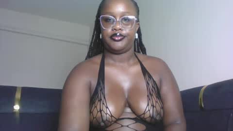 Snapshot of horny_sexxy_babe chatting on 06/13/26, 11:52 Lucy online show from 06/13/26, 11:52