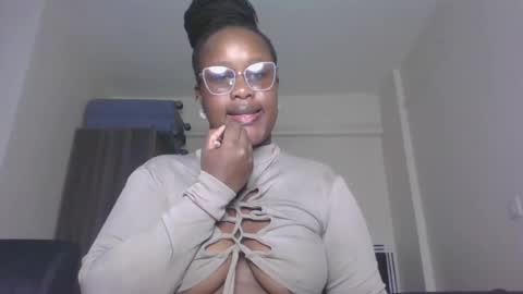 Snapshot of horny_sexxy_babe chatting on 06/25/26, 11:59 Lucy online show from 06/25/26, 11:59