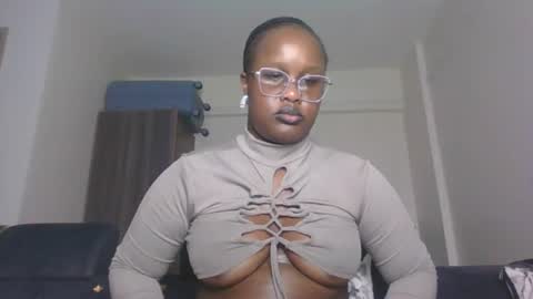 Snapshot of horny_sexxy_babe chatting on 07/15/26, 06:35 Lucy online show from 07/15/26, 06:35