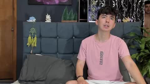 Snapshot of horny_twinks_guys chatting on 01/20/25, 12:46 Alex and Camilo online show from 01/20/25, 12:46