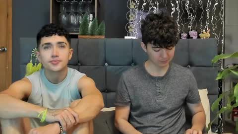 Snapshot of horny_twinks_guys chatting on 02/03/25, 12:36 Alex and Camilo online show from 02/03/25, 12:36