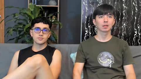 Snapshot of horny_twinks_guys chatting on 09/22/25, 08:44 Alex and Camilo online show from 09/22/25, 08:44