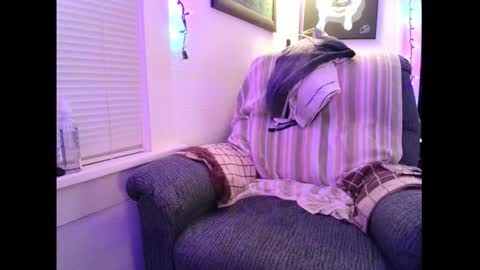 Snapshot of horny_willing_ready chatting on 12/14/25, 12:43 Horny Willing Ready online show from 12/14/25, 12:43