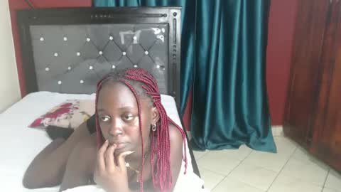 Snapshot of hornybella4 chatting on 02/18/25, 09:42 Bella online show from 02/18/25, 09:42