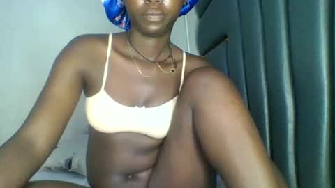 Snapshot of hornybella84 chatting on 02/17/26, 05:59 Bella online show from 02/17/26, 05:59