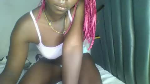 Snapshot of hornybella84 chatting on 02/27/26, 06:35 Bella online show from 02/27/26, 06:35