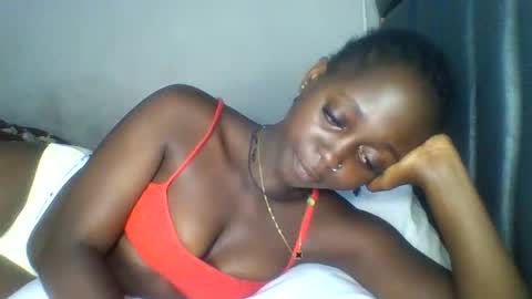 Snapshot of hornybella84 chatting on 05/11/26, 05:21 Bella online show from 05/11/26, 05:21