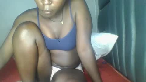 Snapshot of hornybella84 chatting on 05/19/26, 06:31 Bella online show from 05/19/26, 06:31