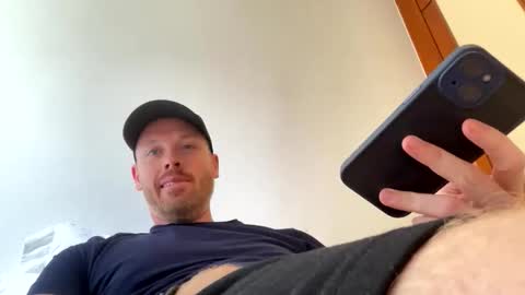 Snapshot of hornyben1189 chatting on 10/22/25, 02:39 Horny Ben online show from 10/22/25, 02:39