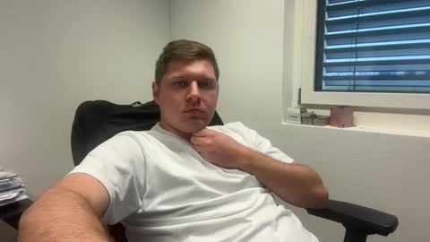 Snapshot of hornyboy95300 chatting on 02/17/25, 03:42 hornyboy95300 online show from 02/17/25, 03:42