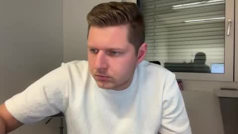 Snapshot of hornyboy95300 chatting on 11/09/25, 03:54 hornyboy95300 online show from 11/09/25, 03:54