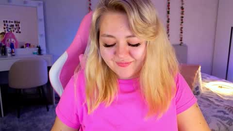 Snapshot of hornycakee chatting on 11/24/25, 02:39 HornyCakee online show from 11/24/25, 02:39