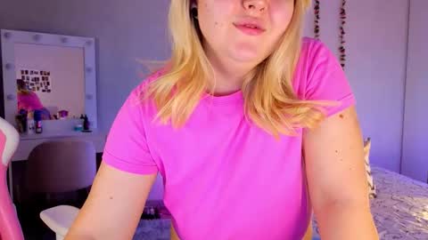 Snapshot of hornycakee chatting on 12/02/25, 03:40 HornyCakee online show from 12/02/25, 03:40