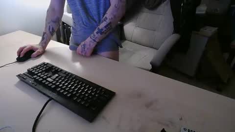Snapshot of hornyfitboy24 chatting on 05/17/26, 04:21 hornyfitboy24 online show from 05/17/26, 04:21